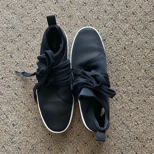 Black Kressi Lace Pull-Up Sneakers | size 10